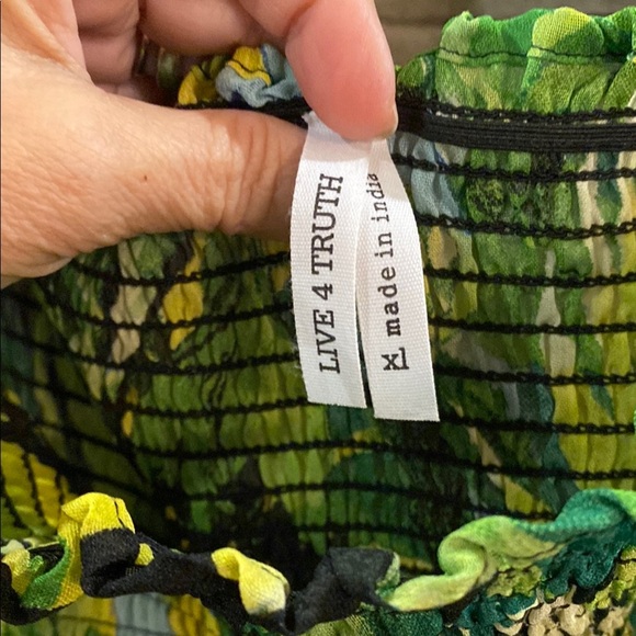 Live 4 Truth Green Leaf Print Blouse - Picture 3 of 4